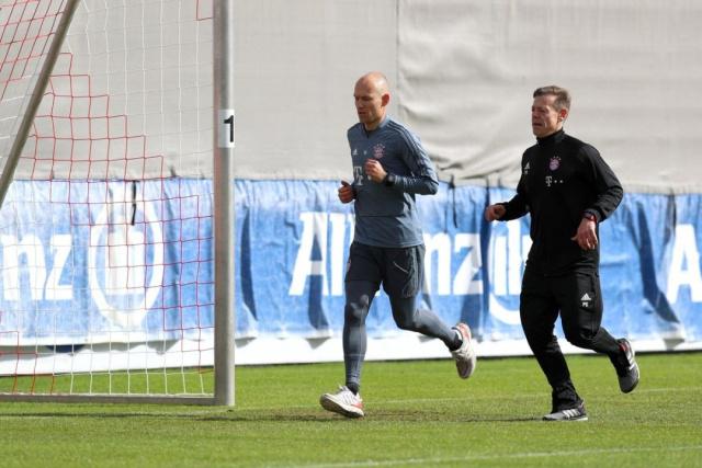 中所展现出 中所展现出